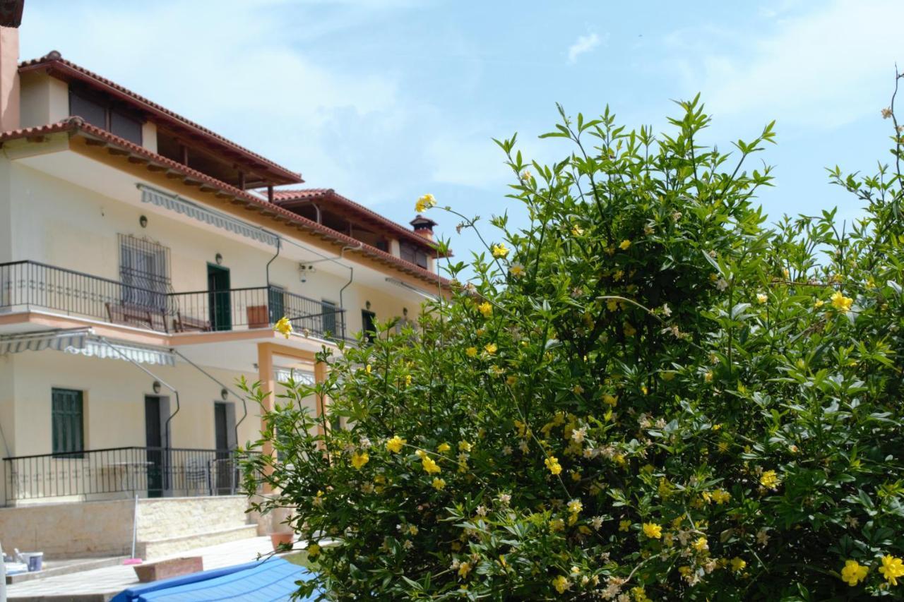 Olivemare Holidays Nea Iraklia Bagian luar foto