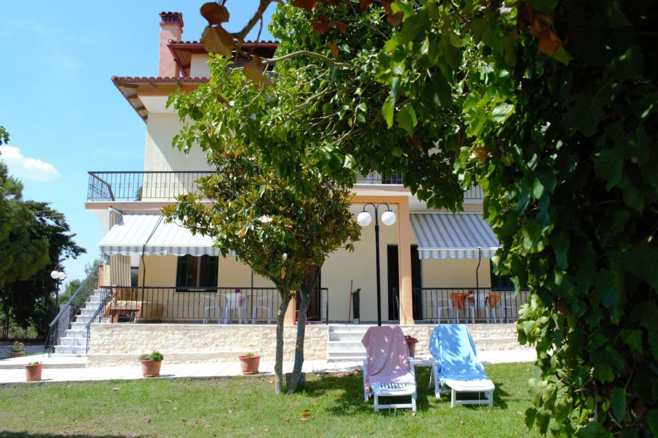 Olivemare Holidays Nea Iraklia Bagian luar foto