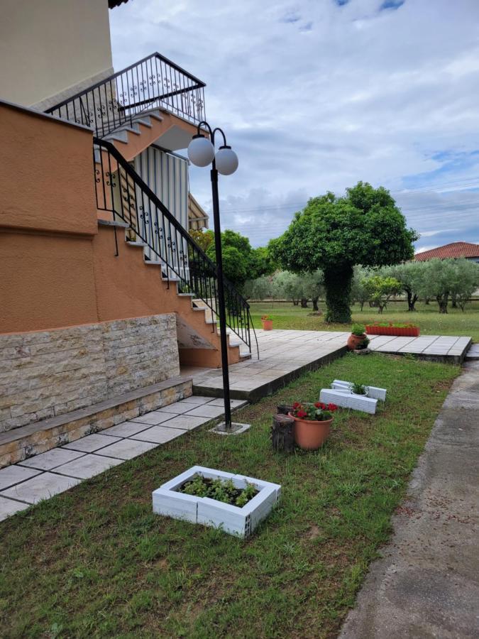 Olivemare Holidays Nea Iraklia Bagian luar foto