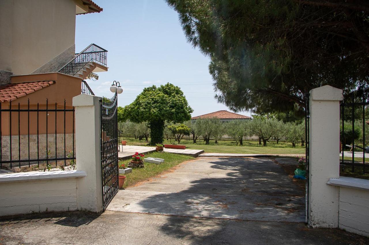 Olivemare Holidays Nea Iraklia Bagian luar foto
