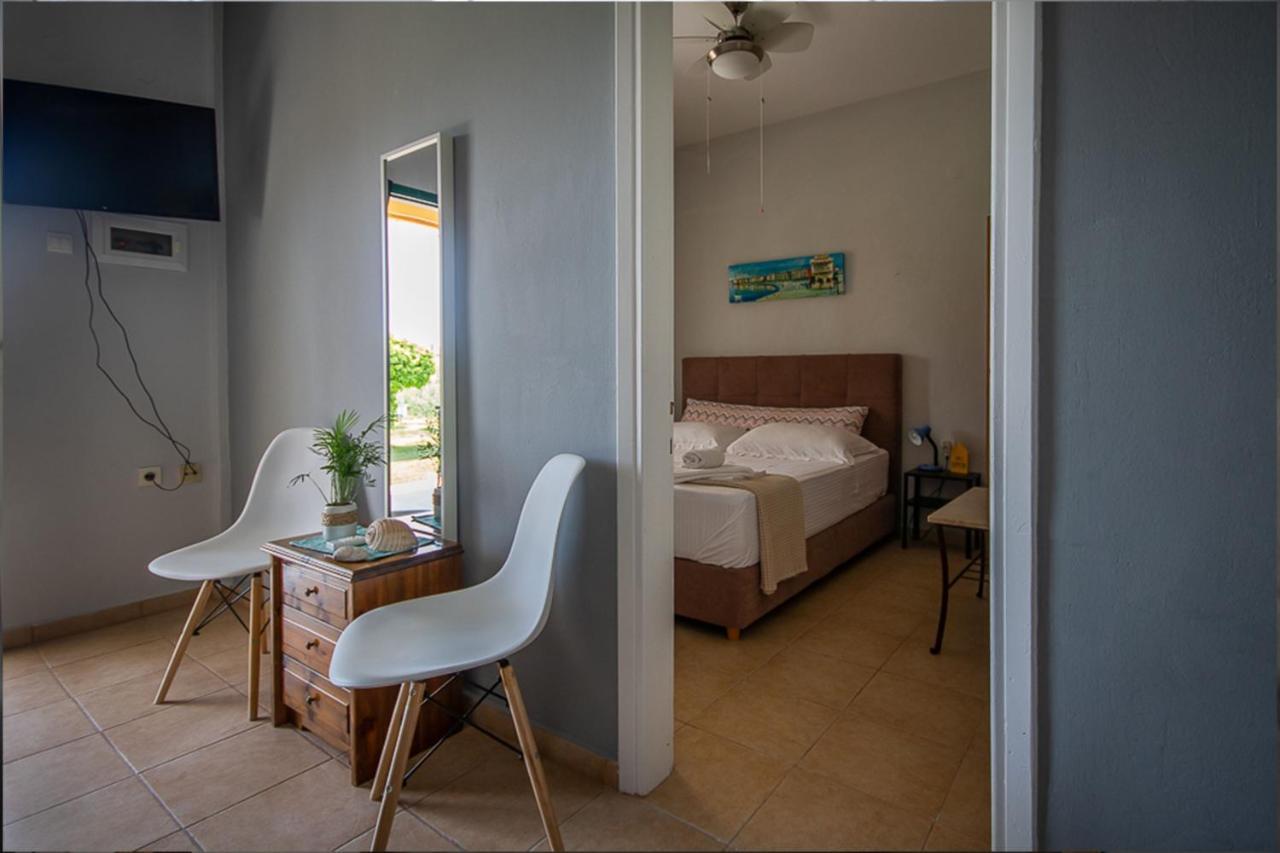 Olivemare Holidays Nea Iraklia Bagian luar foto